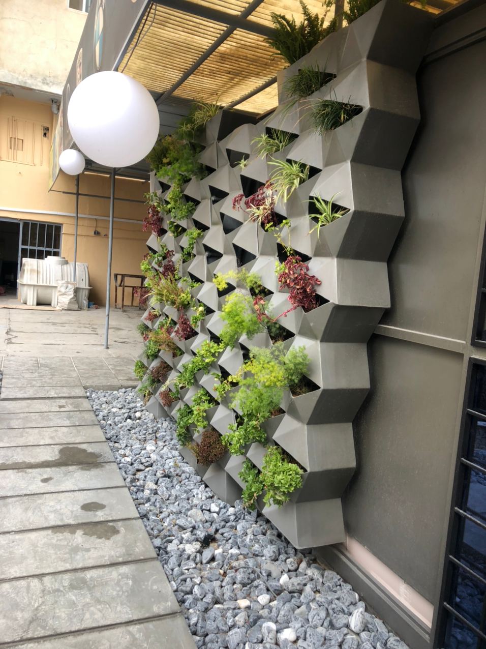 دیوار سبز هیدروپونیک درتهران /  طراحی و اجرای دیوارسبز / دیزاین لابی ساختمان